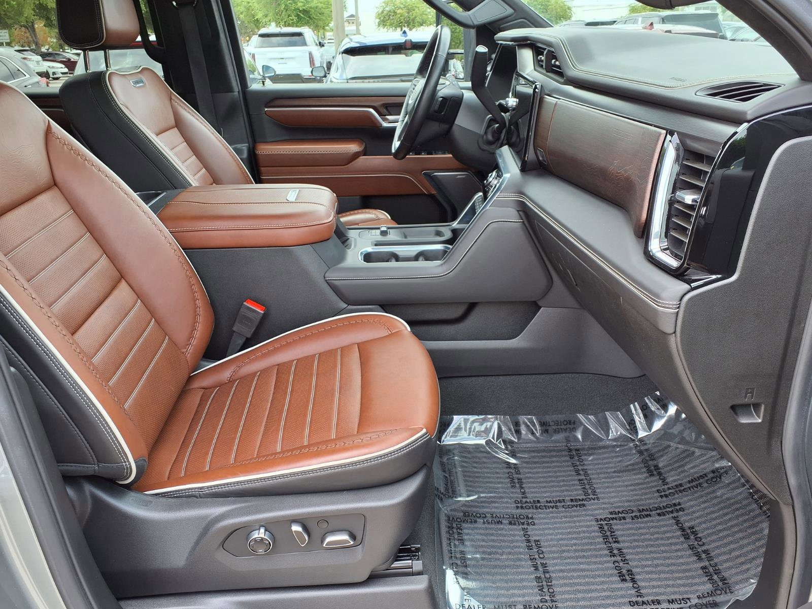 Used 2024 GMC Sierra 3500 Denali Ultimate AWD/4WD image 11
