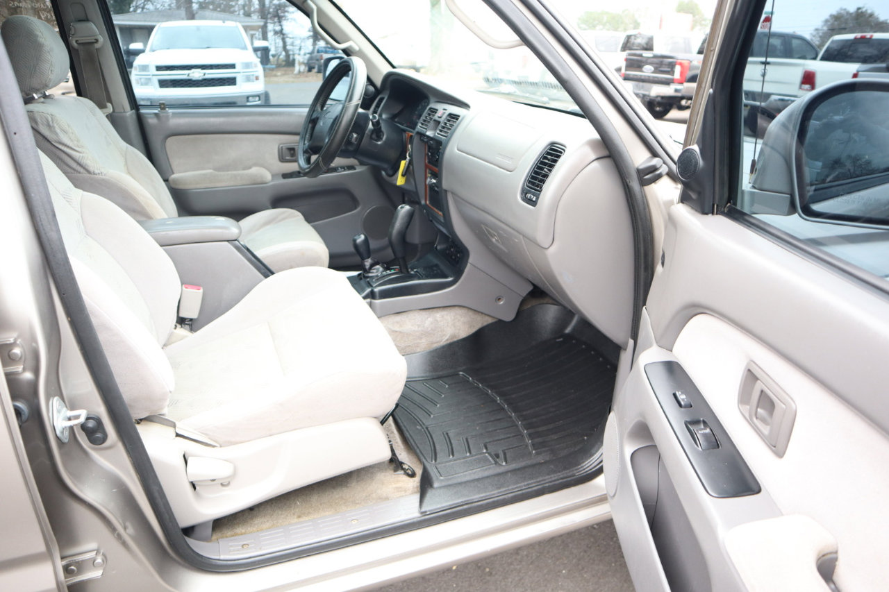 Used 2001 Toyota 4Runner SR5 image 16