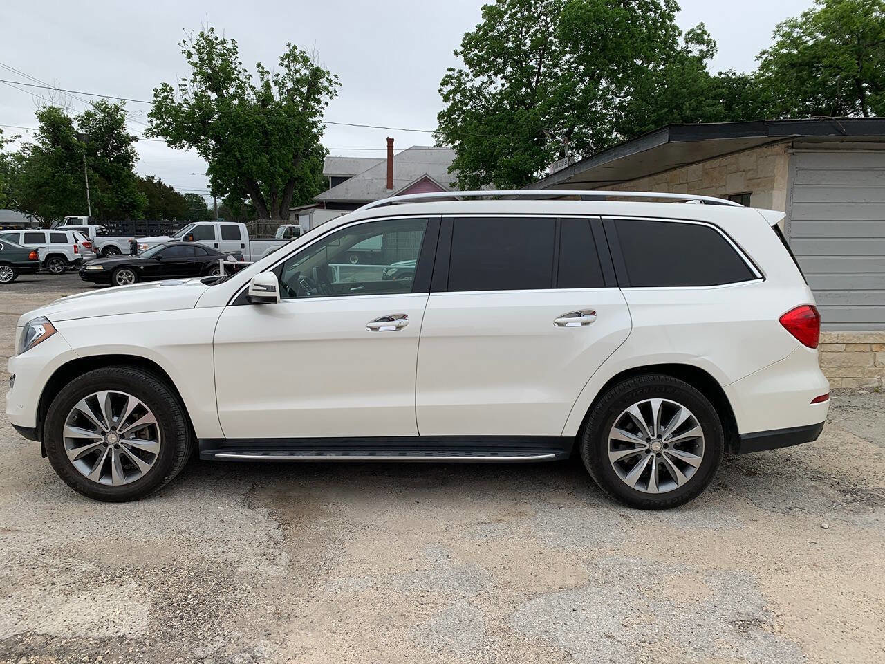 Used 2014 Mercedes-Benz GL 450 4MATIC image 2