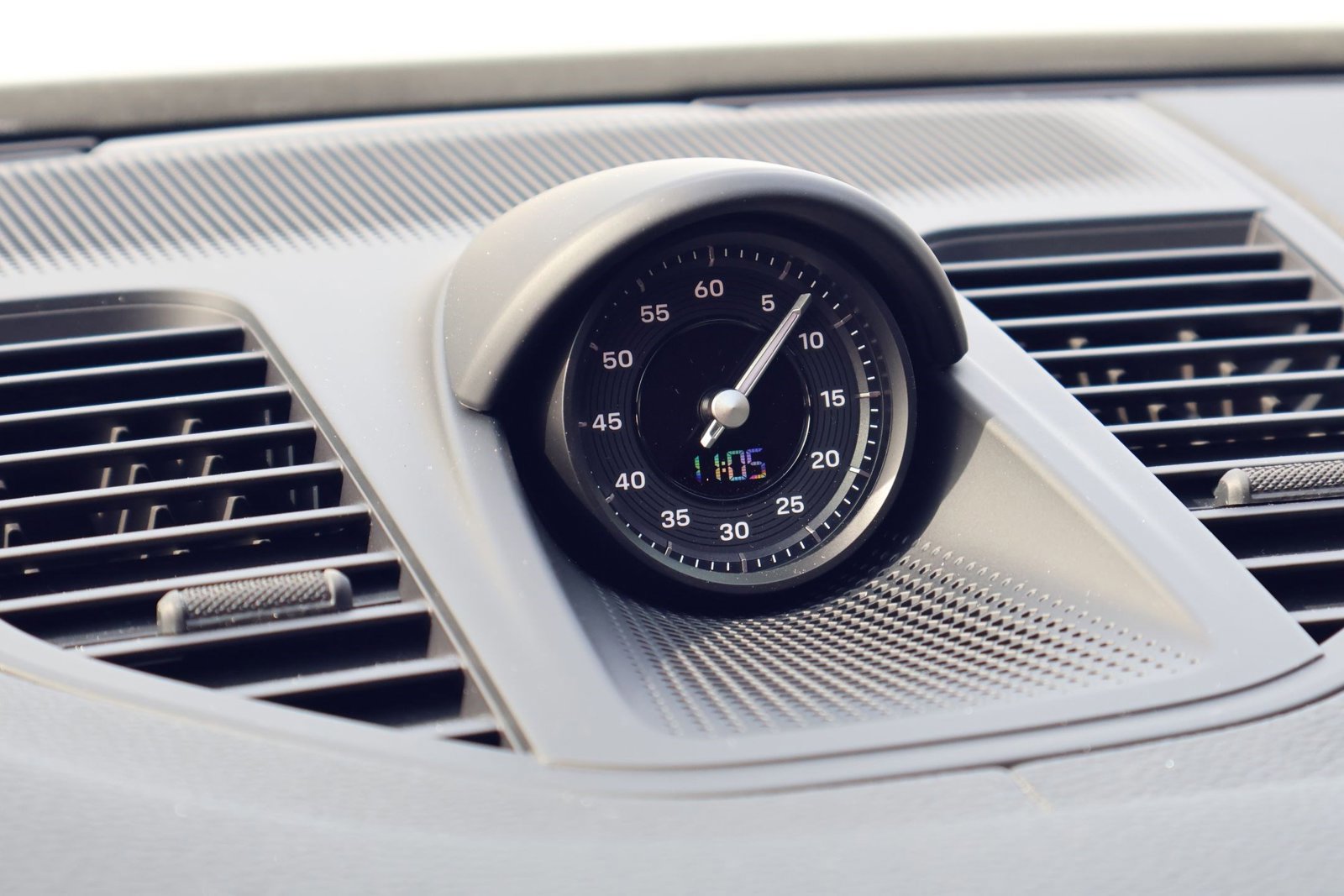 New 2026 Porsche Panamera image 21