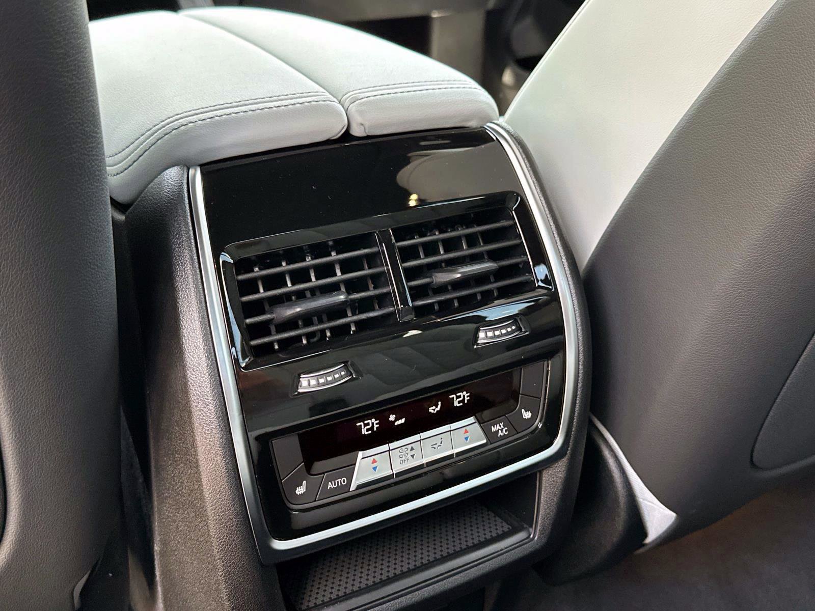 New 2026 BMW X7 xDrive40i image 13
