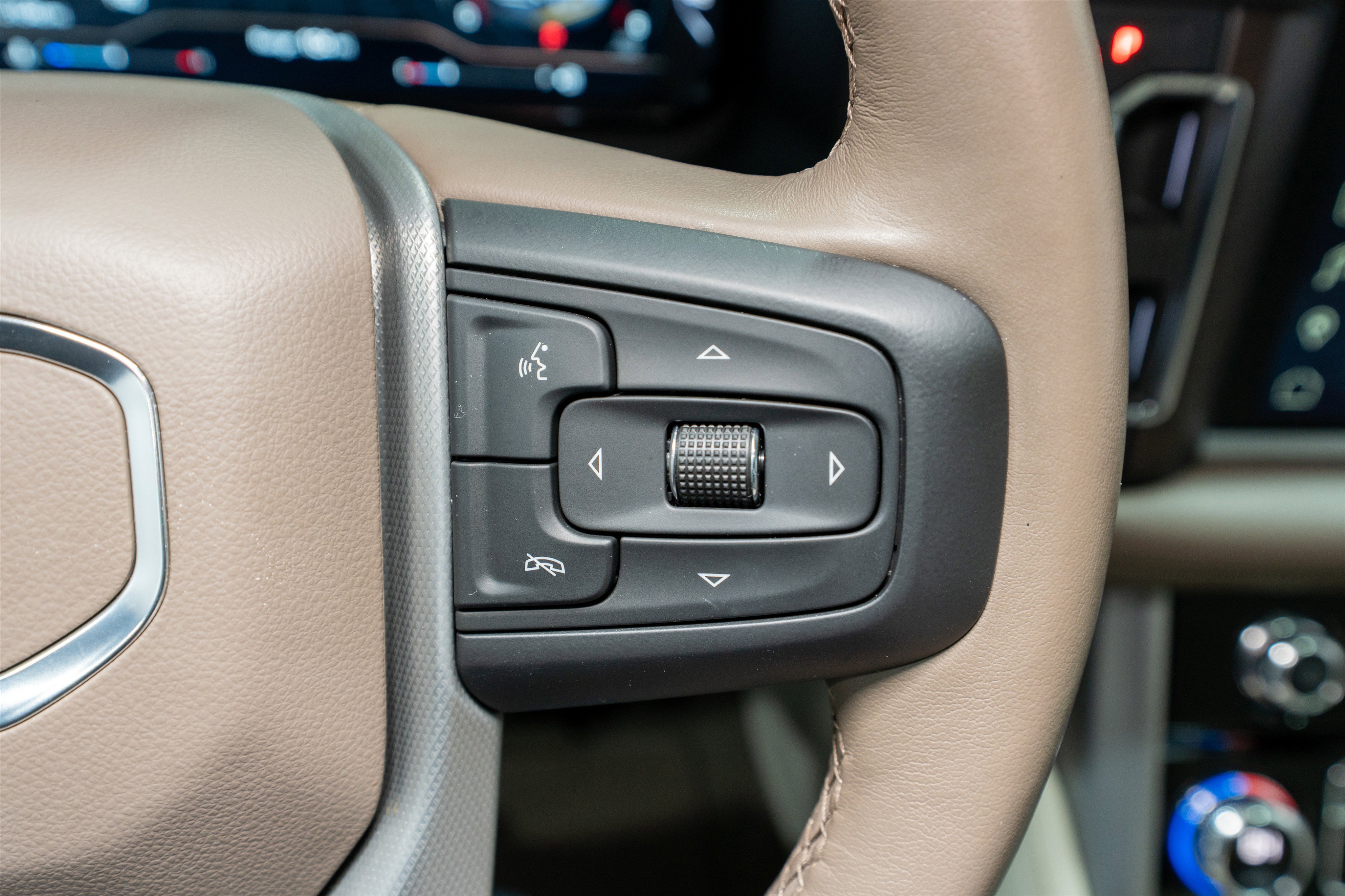 Used 2022 GMC Yukon XL Denali w/ Denali Premium Package image 28