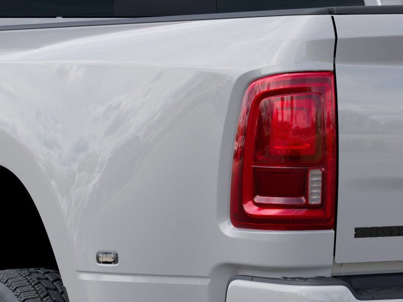 New 2026 RAM 3500 Big Horn AWD/4WD image 9