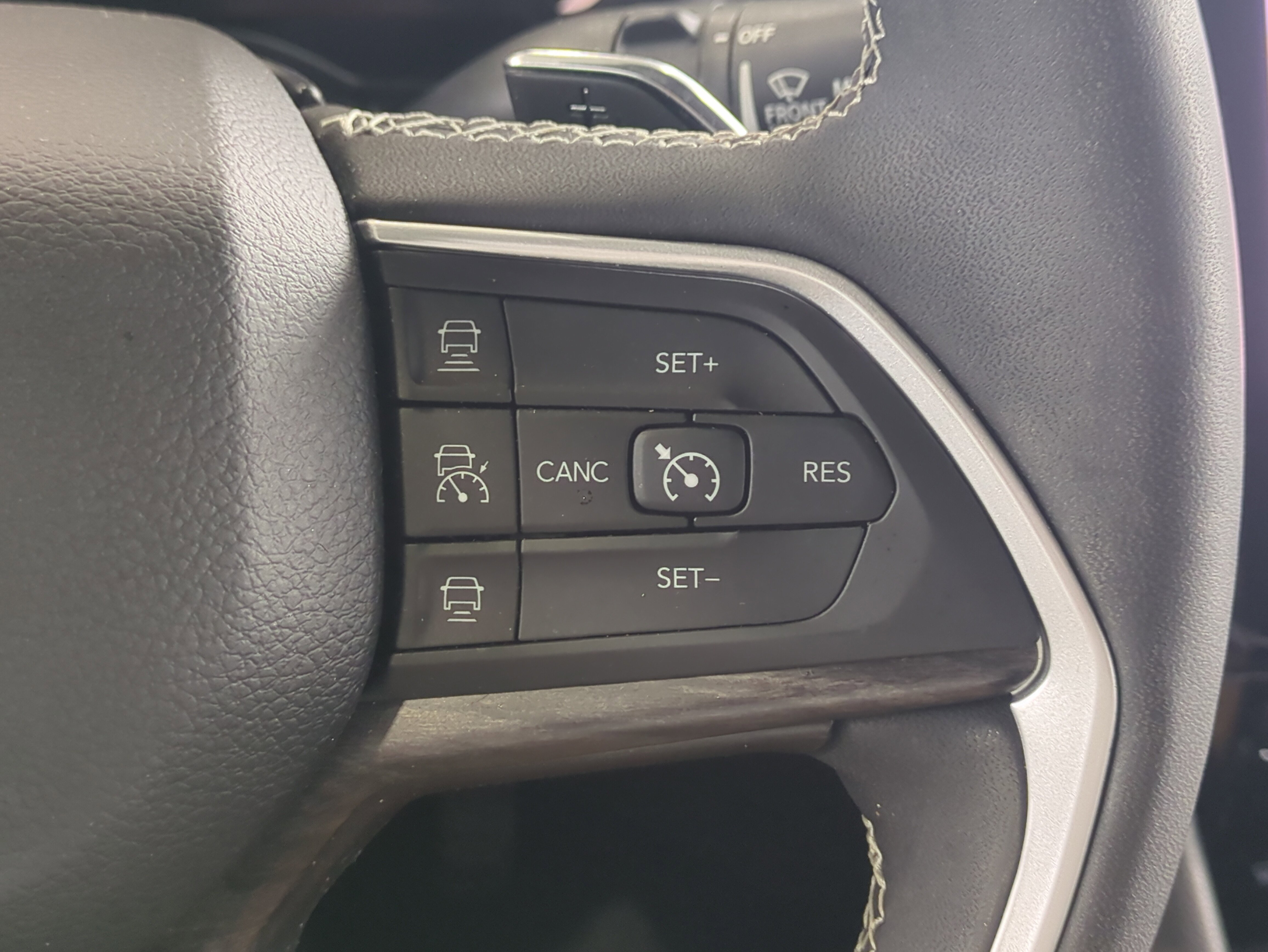 Certified 2023 Jeep Grand Cherokee L Limited image 28