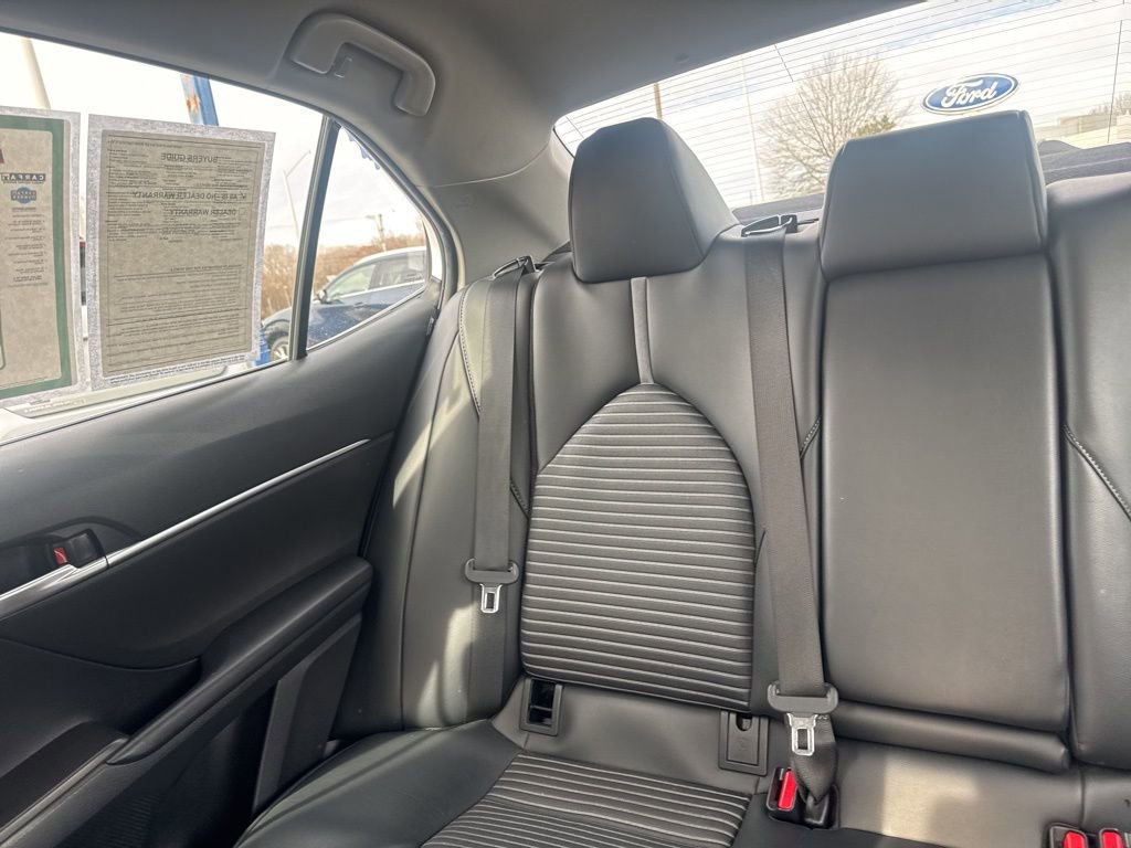 Used 2023 Toyota Camry SE image 10
