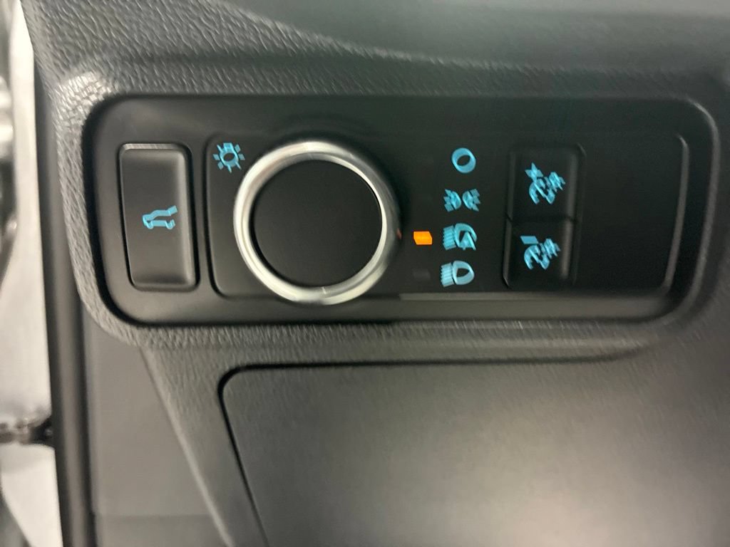 Used 2025 Ford Explorer Active AWD/4WD image 16