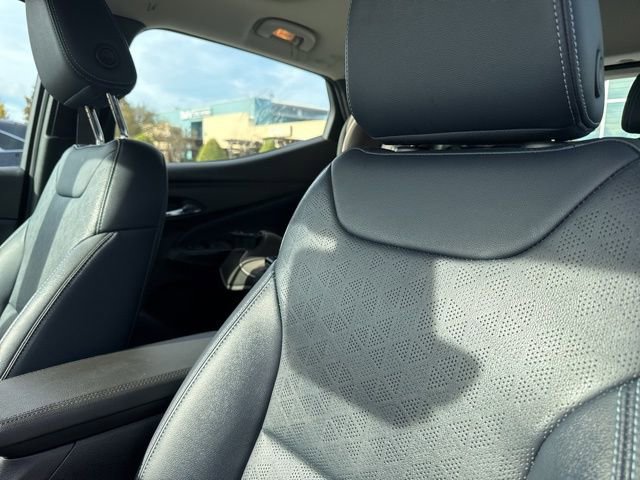 Used 2022 Chevrolet Bolt EUV Premier w/ Sun & Sound Package image 9