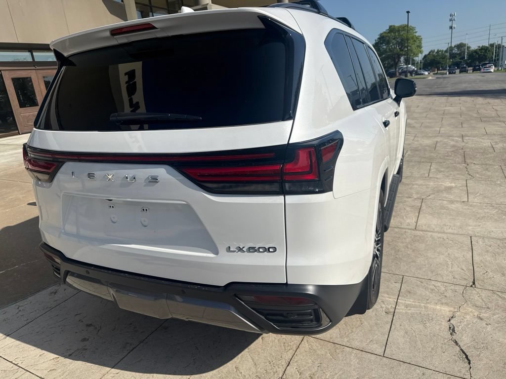 Certified 2025 Lexus LX 600 4WD w/ Appearance Package image 3