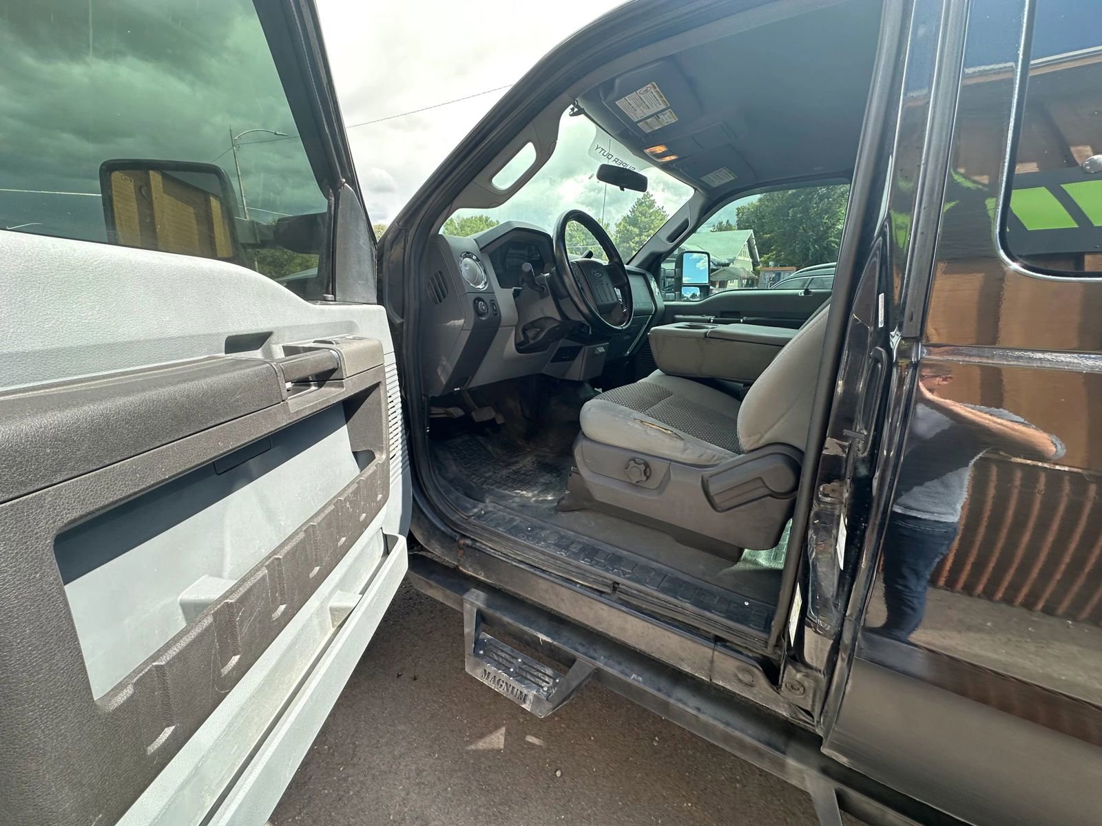 Used 2011 Ford F350 XLT w/ Snow Plow Prep Pkg image 10