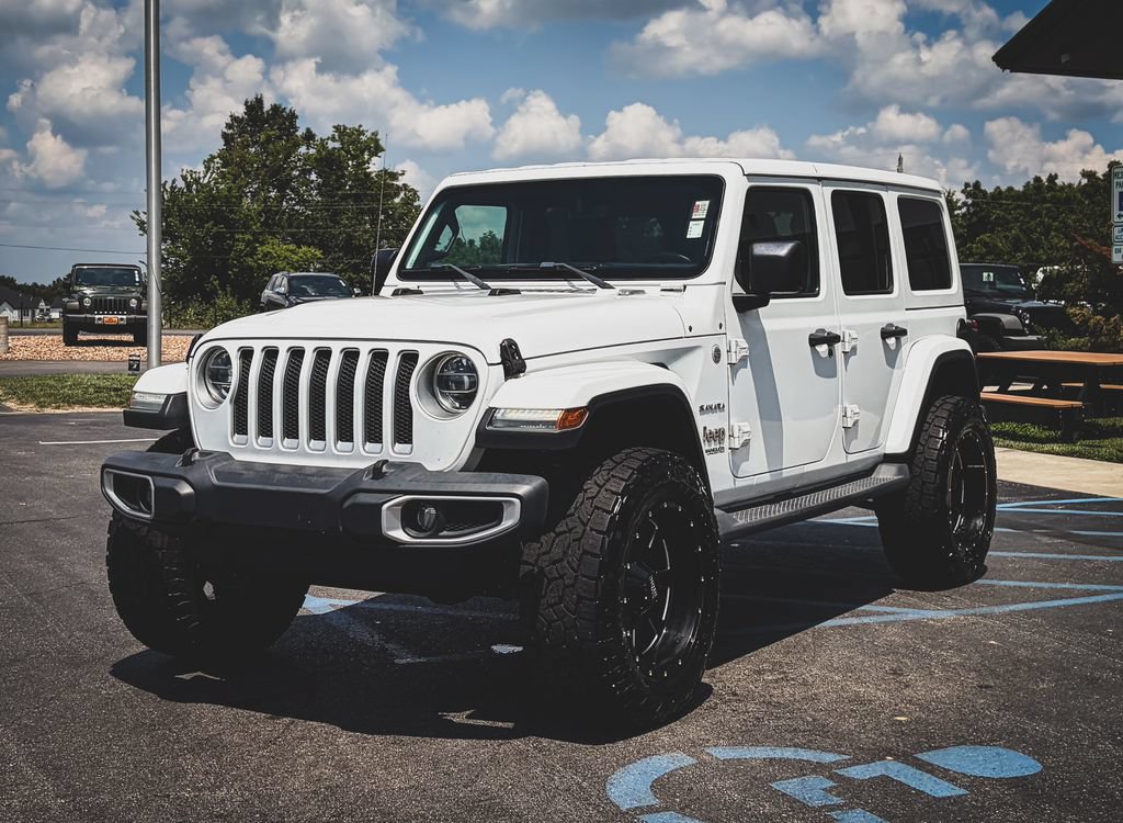 Used 2018 Jeep Wrangler Unlimited Sahara w/ Dual Top Group AWD/4WD image 15