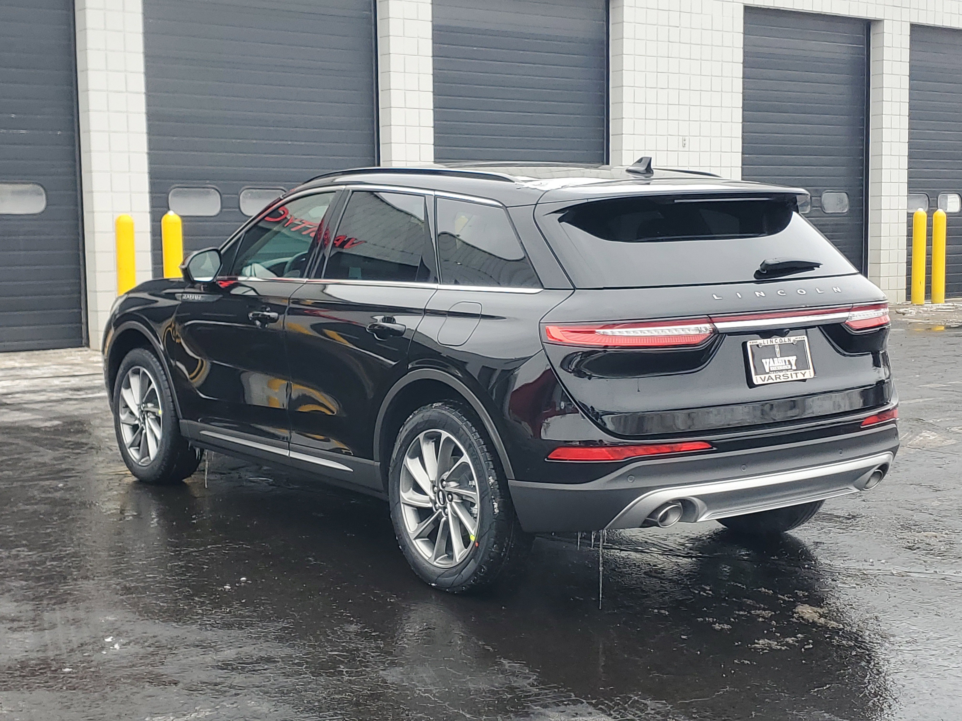 New 2026 Lincoln Corsair Premiere image 3