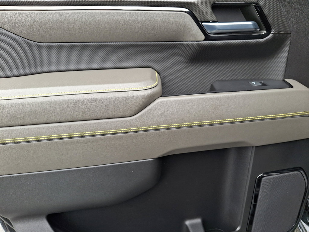 Used 2023 Chevrolet Silverado 1500 ZR2 w/ Technology Package image 19