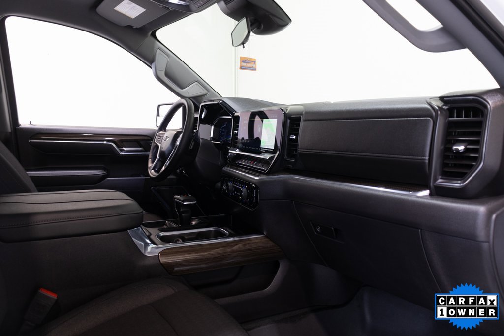 Used 2024 Chevrolet Silverado 1500 LT Trail Boss w/ Dark Appearance Package image 16