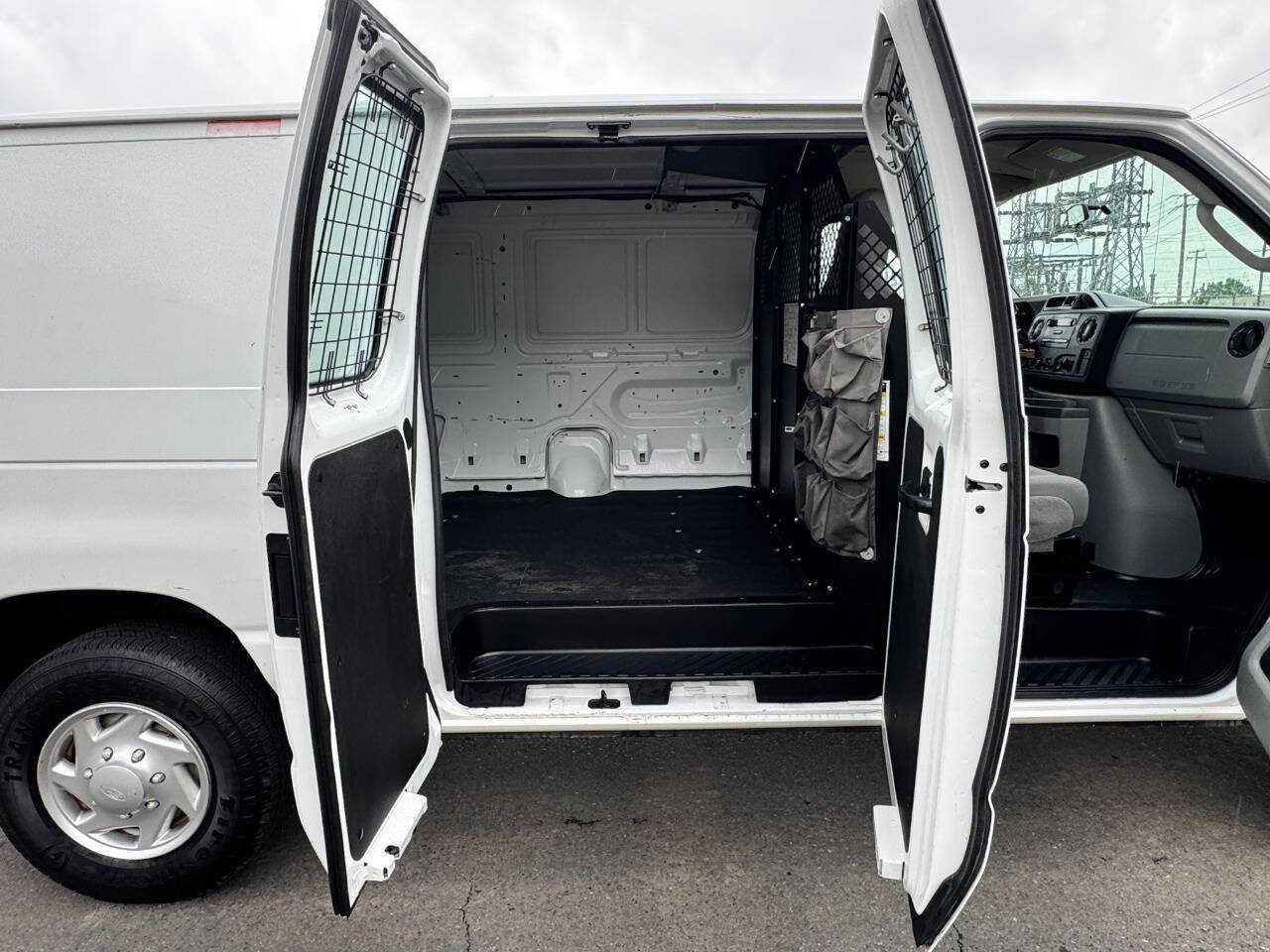 Used 2010 Ford E-250 and Econoline 250 RWD image 11
