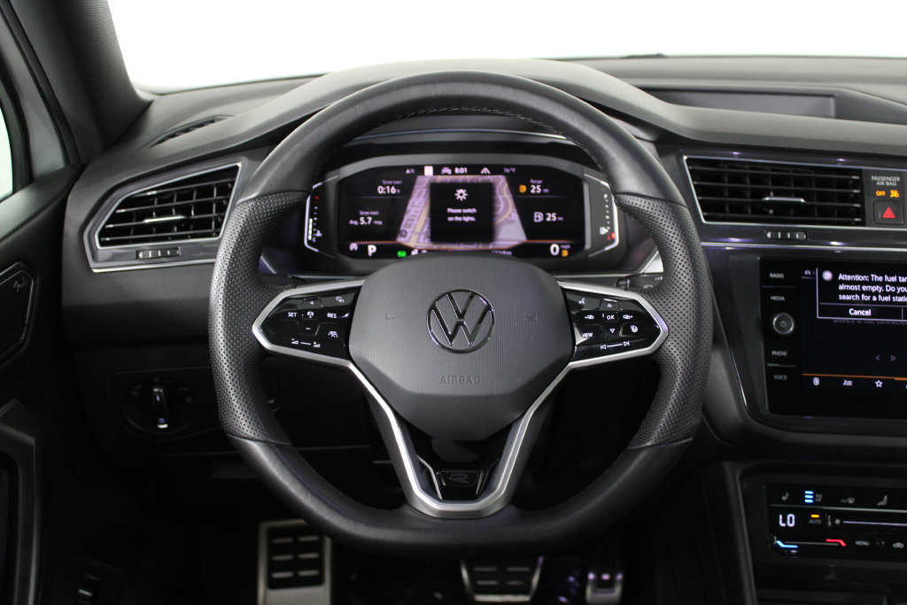 Used 2022 Volkswagen Tiguan SEL R-Line AWD/4WD image 8