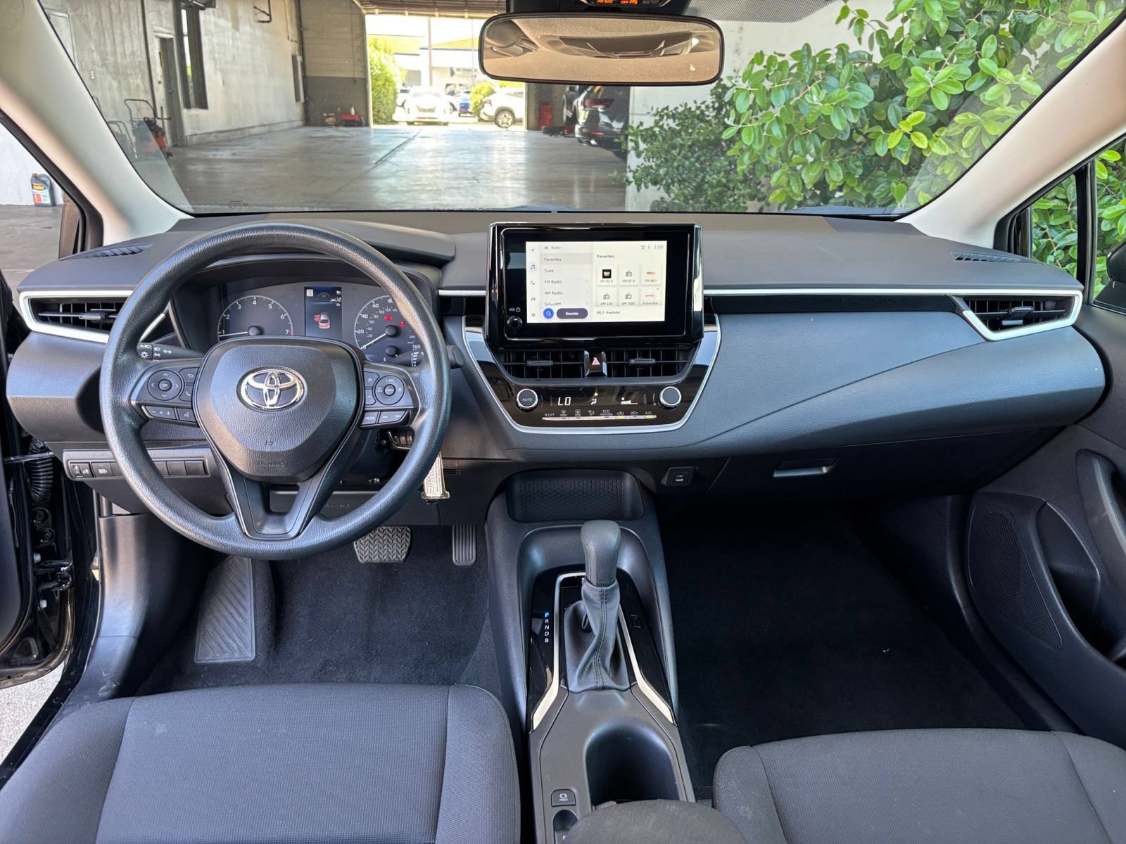 Used 2025 Toyota Corolla LE FWD image 27