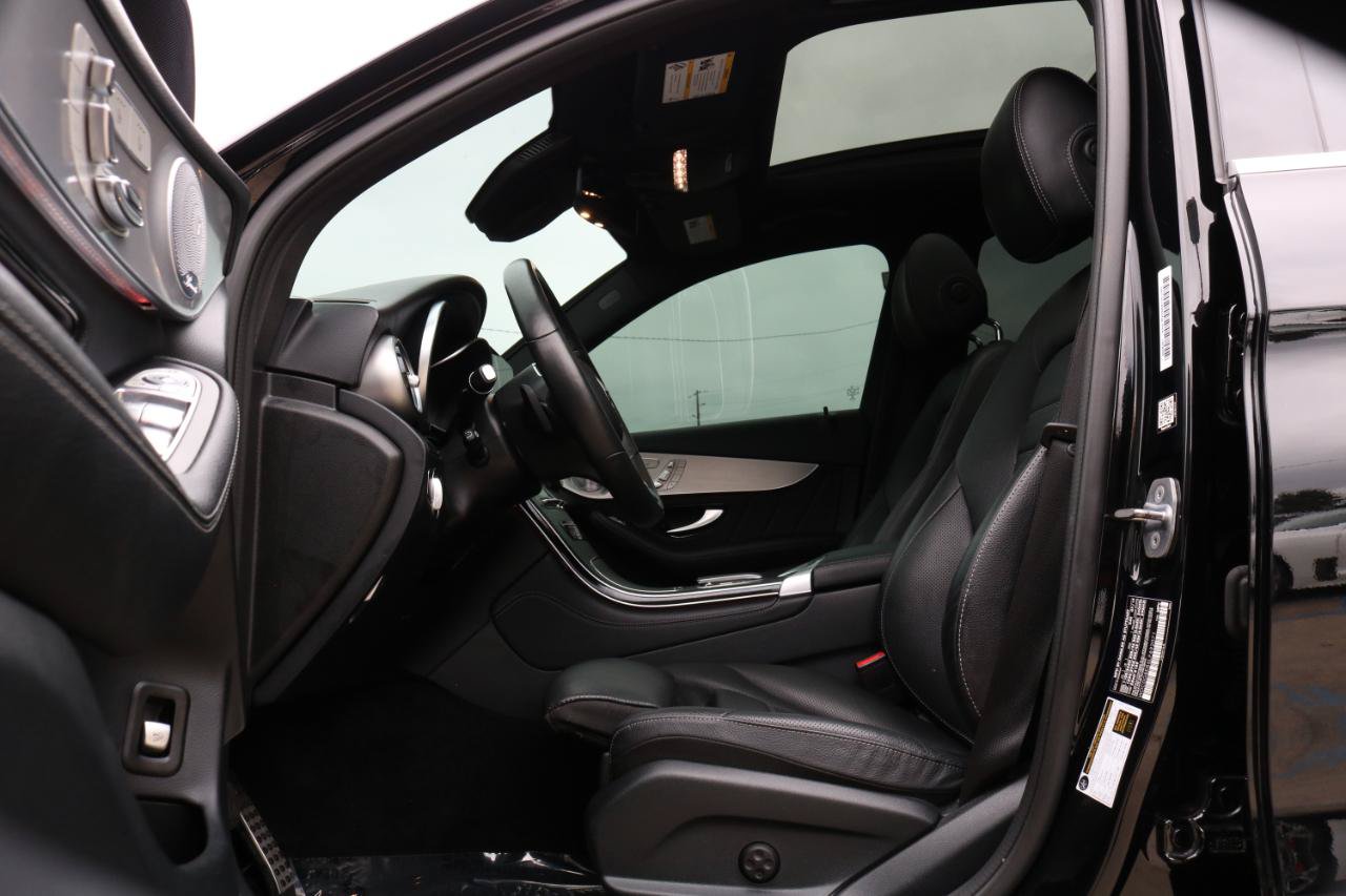 Used 2020 Mercedes-Benz GLC 300 4MATIC image 31