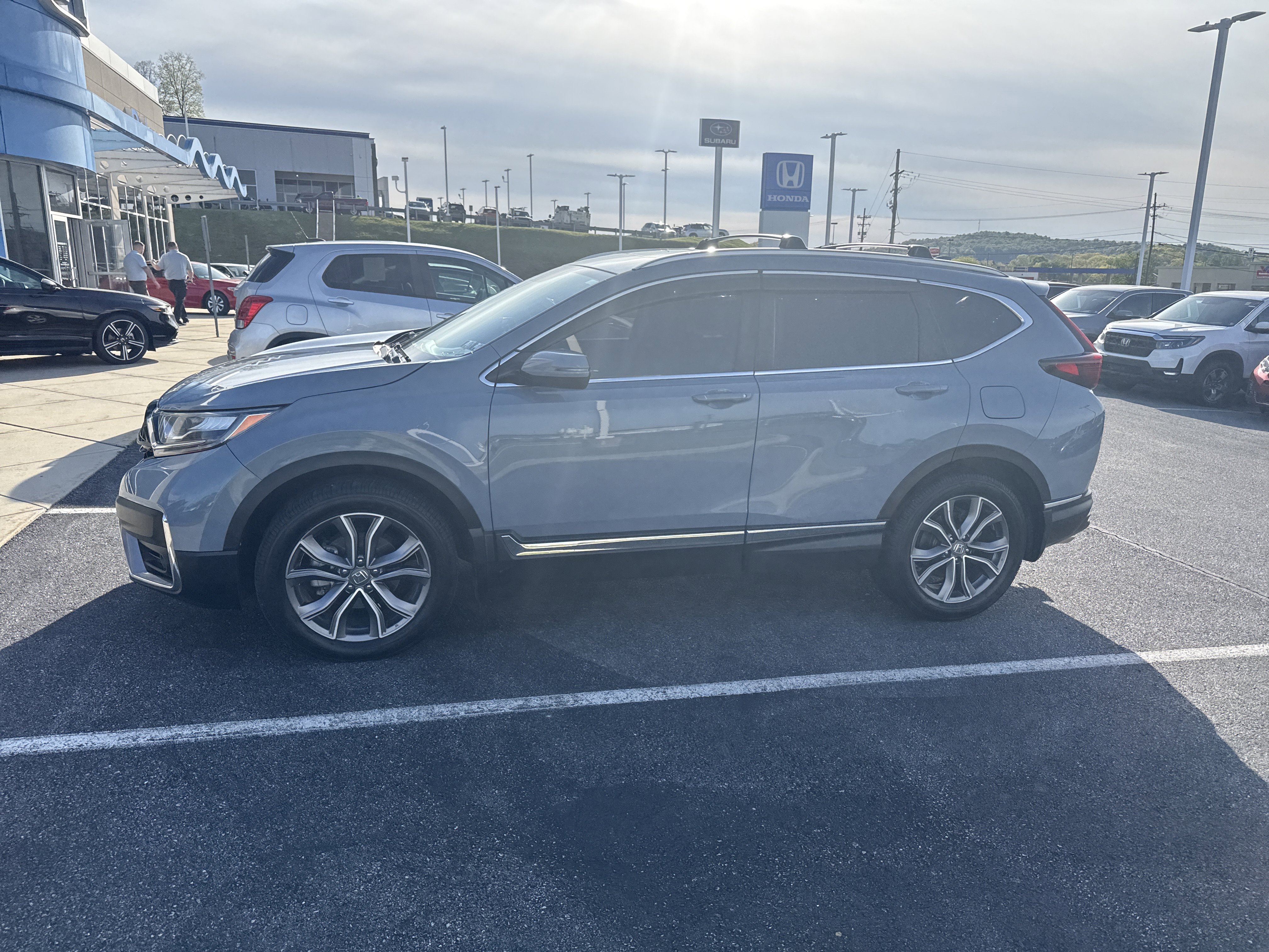 Used 2021 Honda CR-V Touring image 2