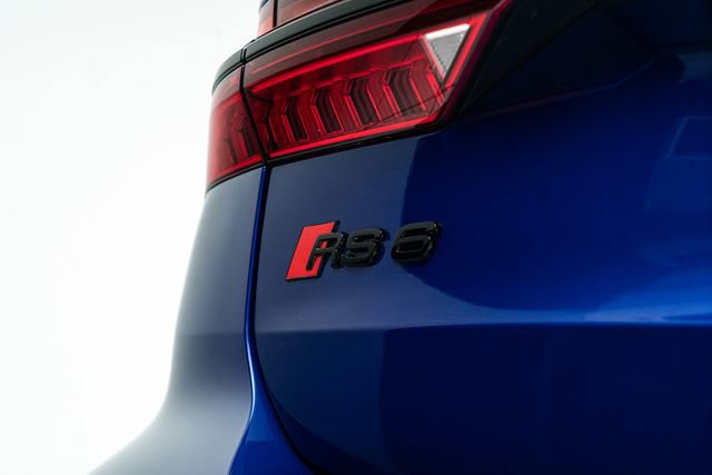 Used 2023 Audi RS 6 w/ Executive Package AWD/4WD image 15