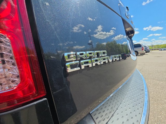 Used 2013 Dodge Grand Caravan SE FWD image 25