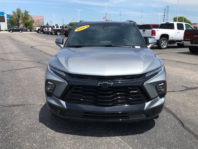 Used 2023 Chevrolet Blazer RS w/ Driver Confidence II Package AWD/4WD image 2
