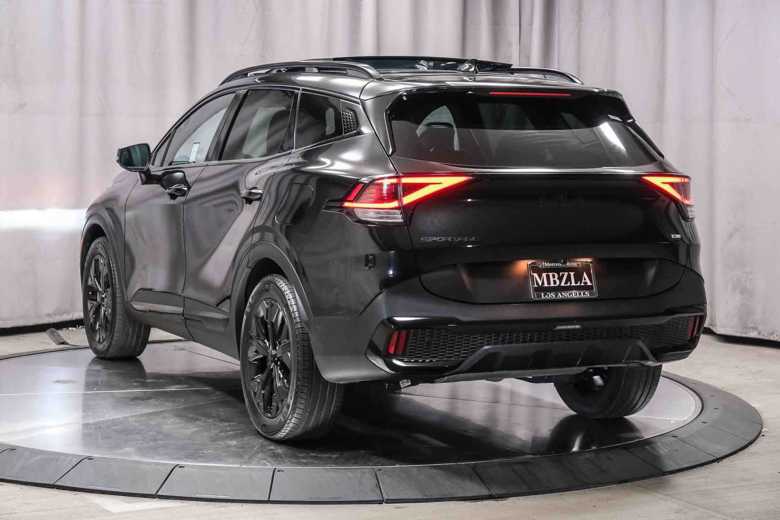 Used 2025 Kia Sportage X-Line AWD/4WD image 2