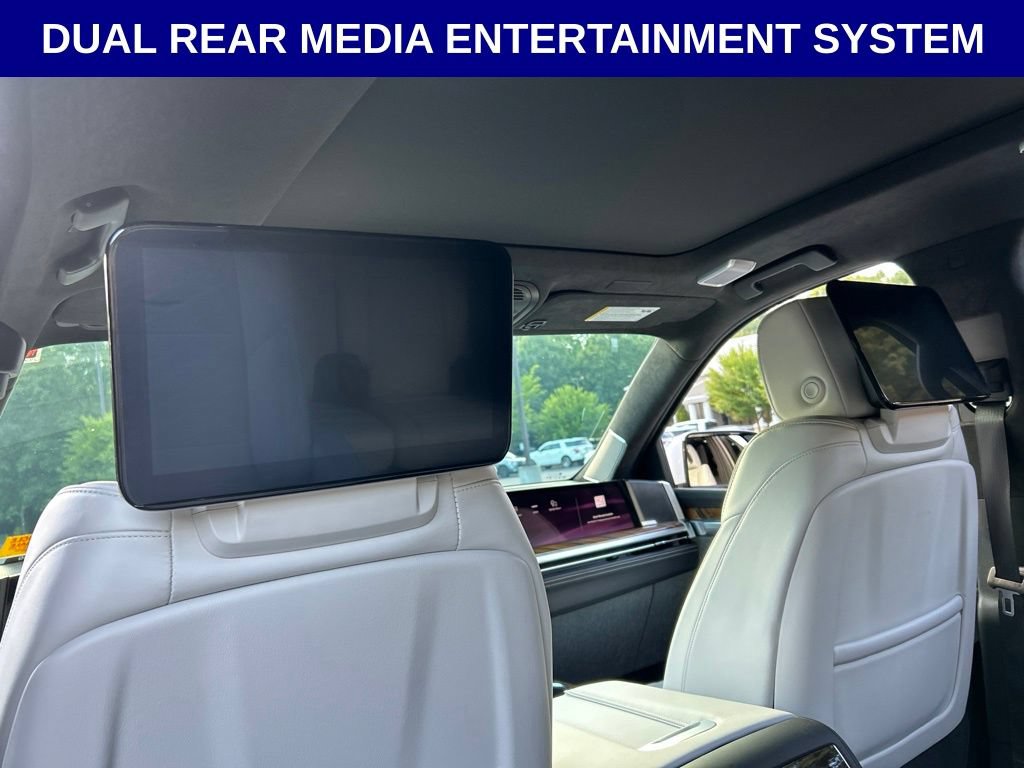 Used 2026 Cadillac Escalade ESV Platinum Sport AWD/4WD image 2