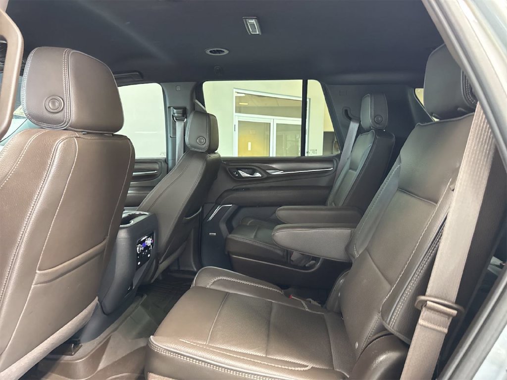 Used 2024 GMC Yukon Denali AWD/4WD image 10