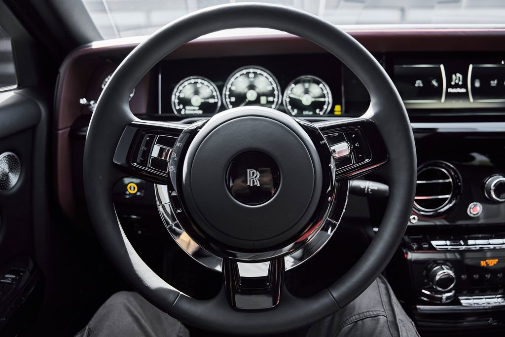 Used 2024 Rolls-Royce Phantom Sedan RWD image 75