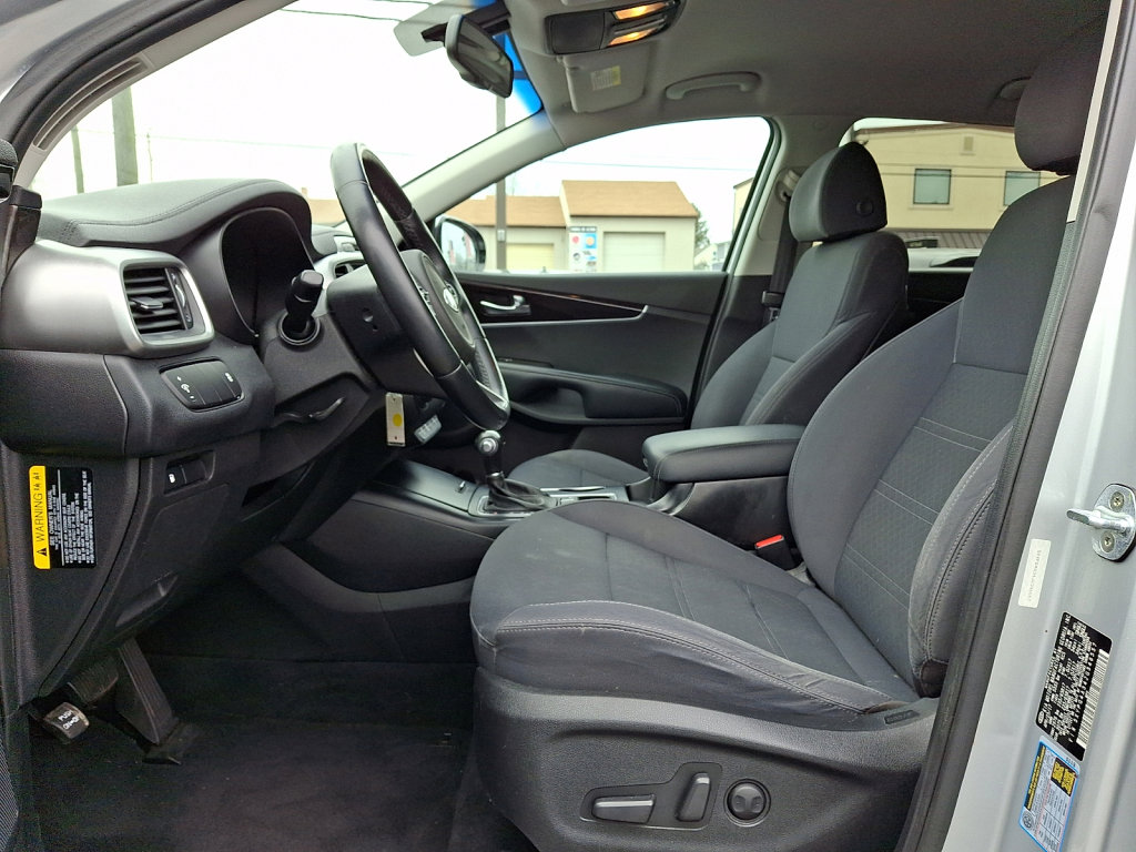 Used 2018 Kia Sorento LX image 23