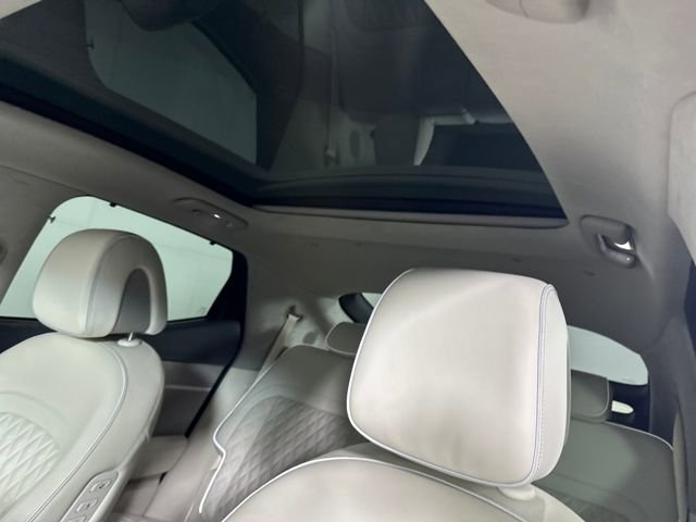 Used 2023 Genesis GV60 Performance image 12