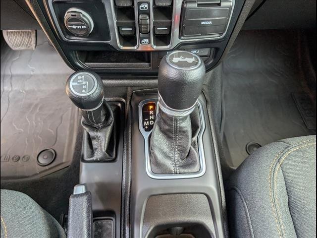 Used 2024 Jeep Wrangler Sport S image 12