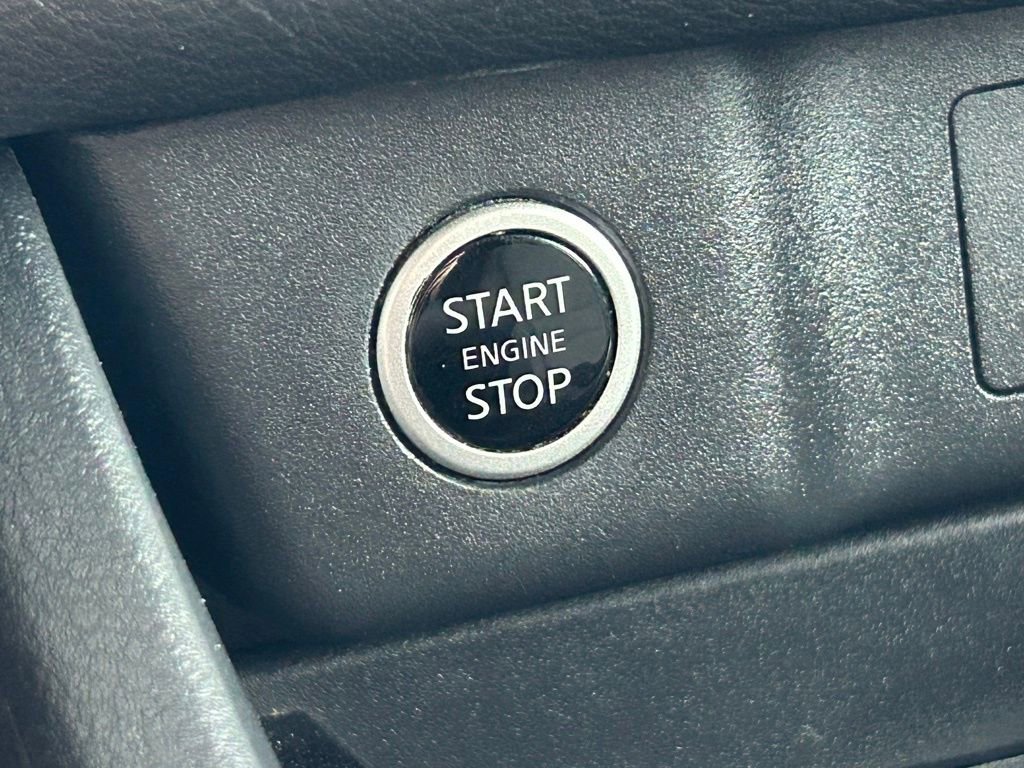 Certified 2021 Nissan Rogue S image 28
