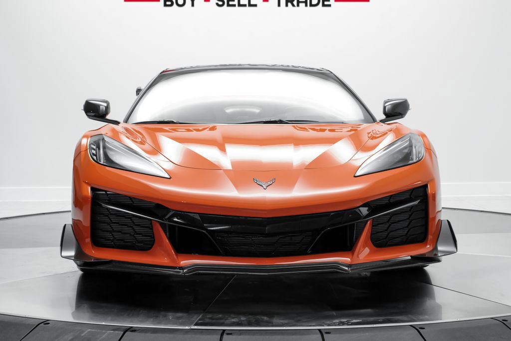 Used 2023 Chevrolet Corvette Z06 w/ Z07 Performance Package RWD image 4