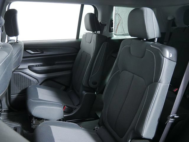 Used 2023 Jeep Grand Cherokee L Laredo w/ Luxury Tech Group I AWD/4WD image 17