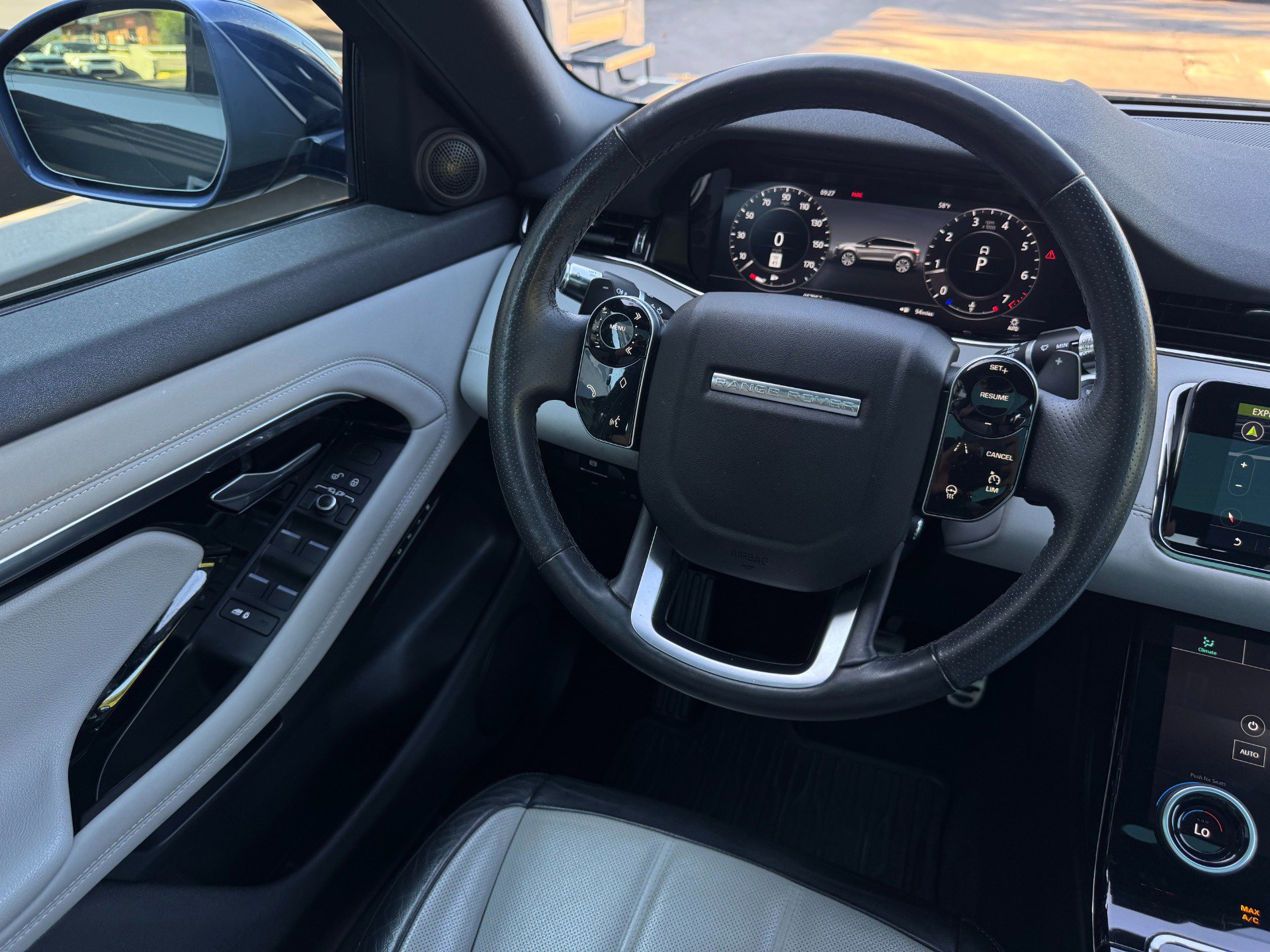 Used 2020 Land Rover Range Rover Evoque R-Dynamic SE image 60