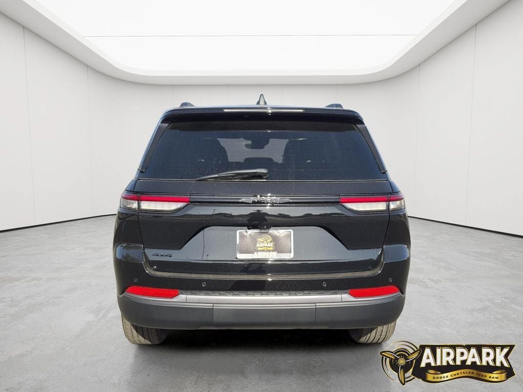 New 2026 Jeep Grand Cherokee Altitude AWD/4WD image 6