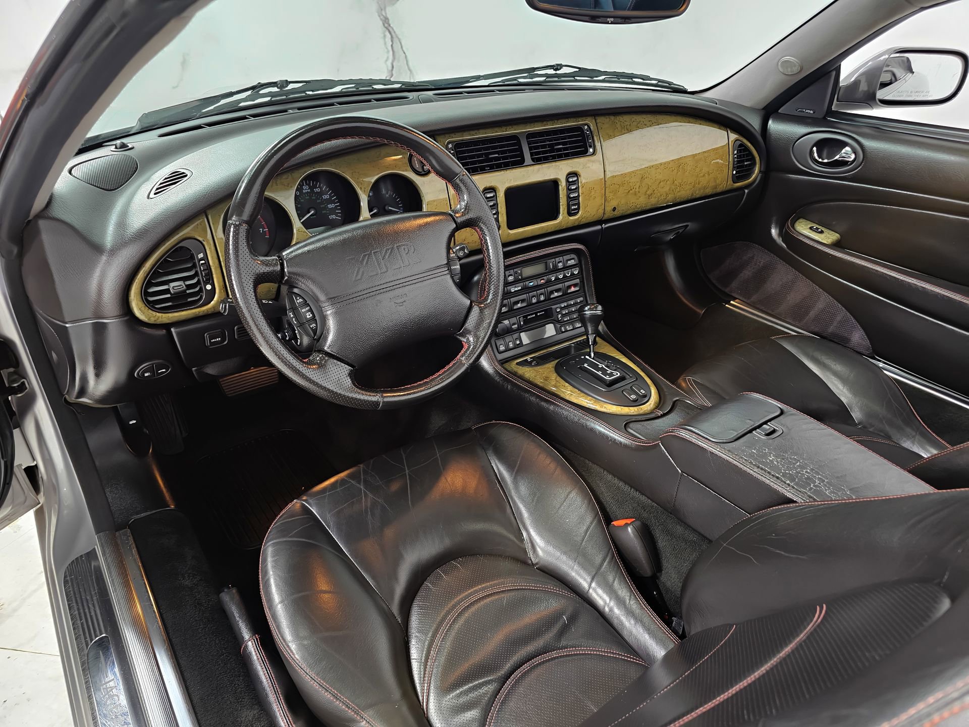 Used 2001 Jaguar XK8 Convertible RWD image 29
