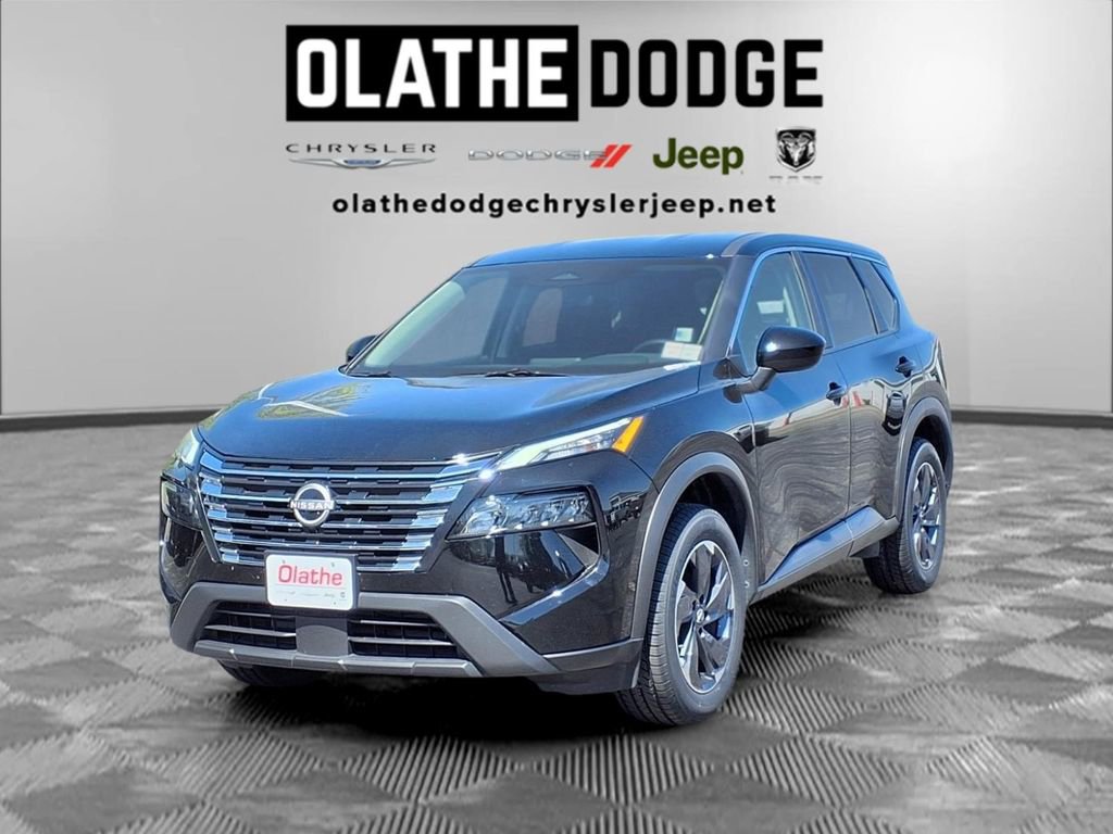 Used 2025 Nissan Rogue SV FWD image 1