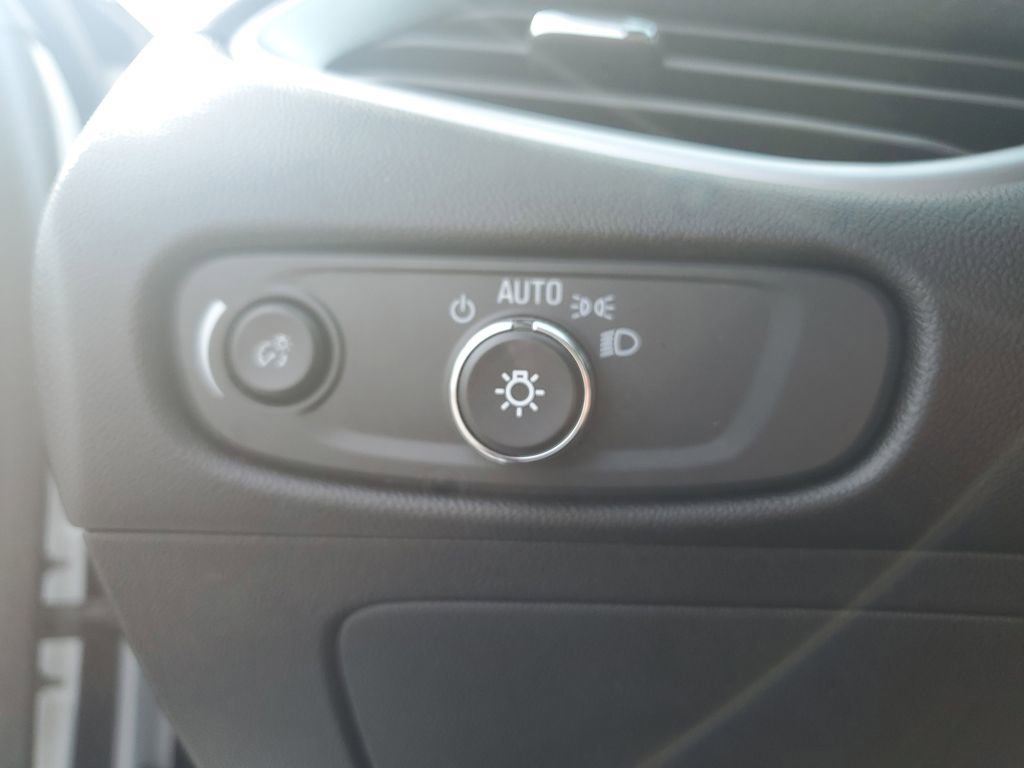 Used 2024 Chevrolet Malibu LT image 23