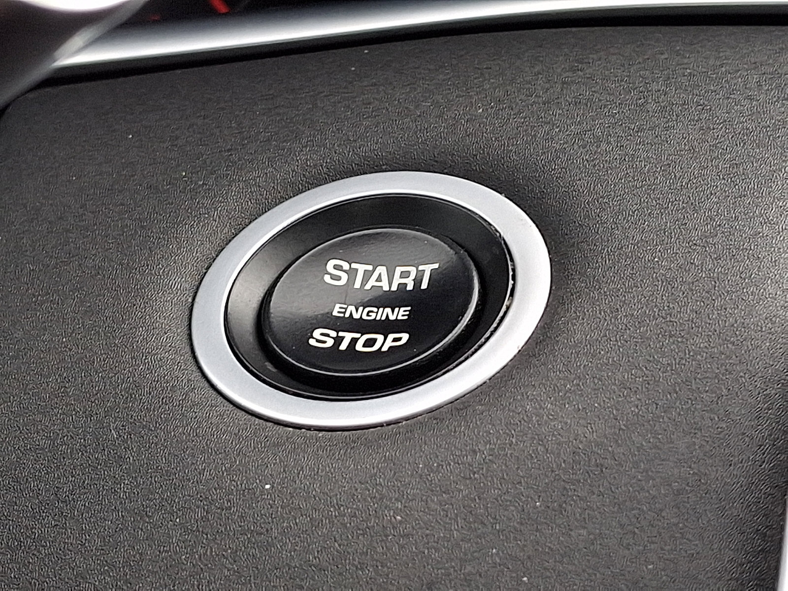 Used 2020 Land Rover Range Rover Evoque SE image 24