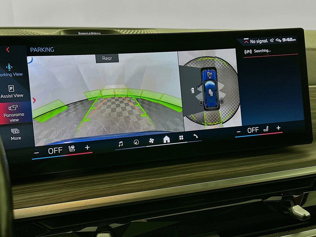 Used 2024 BMW X7 M60i image 18