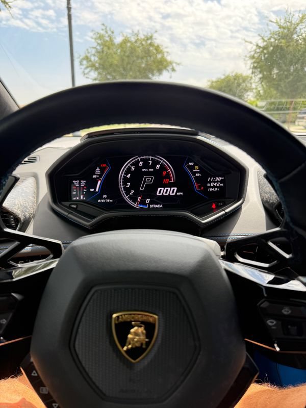 Used 2021 Lamborghini Huracan EVO RWD image 25