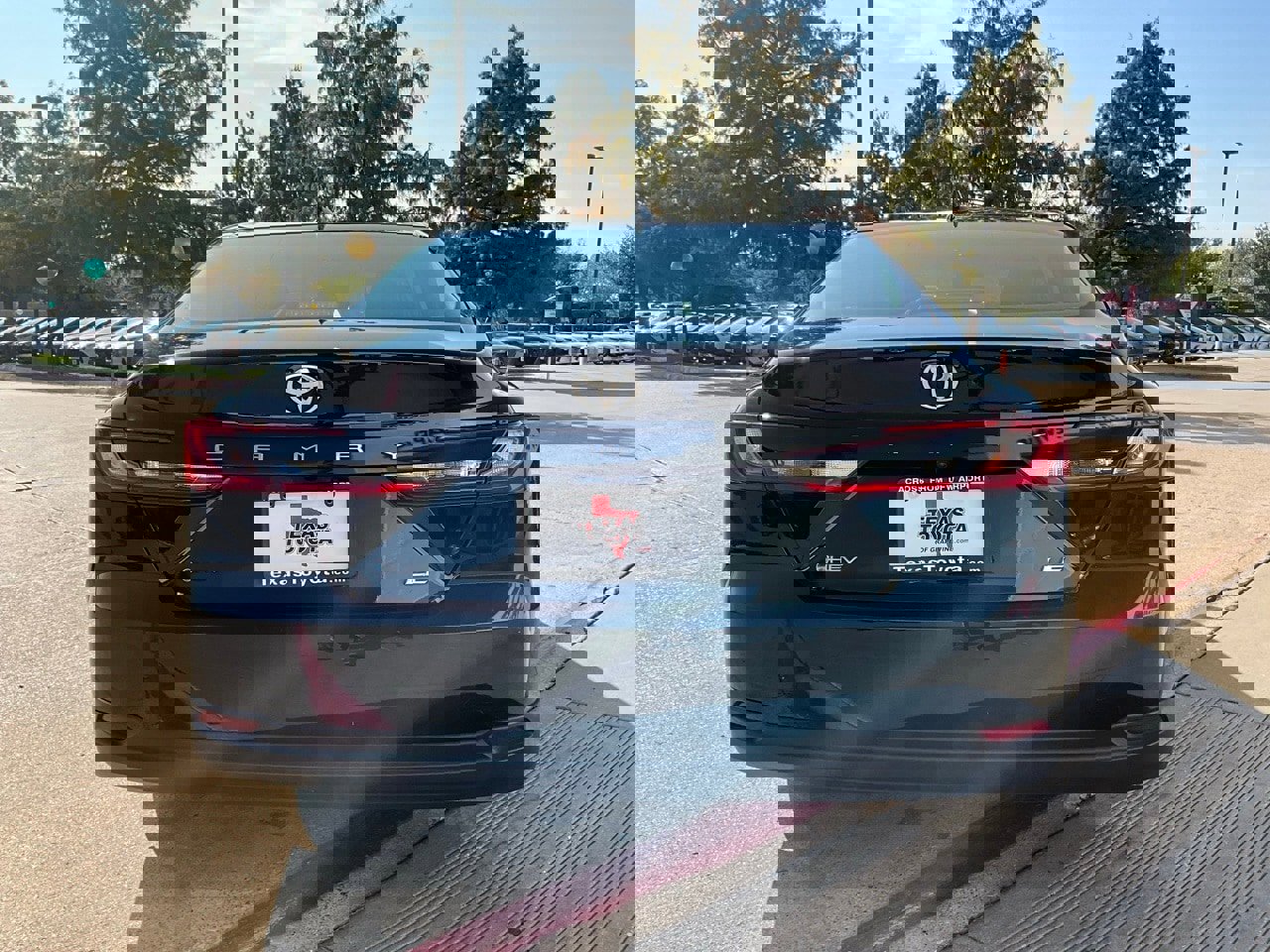 Used 2025 Toyota Camry LE image 7