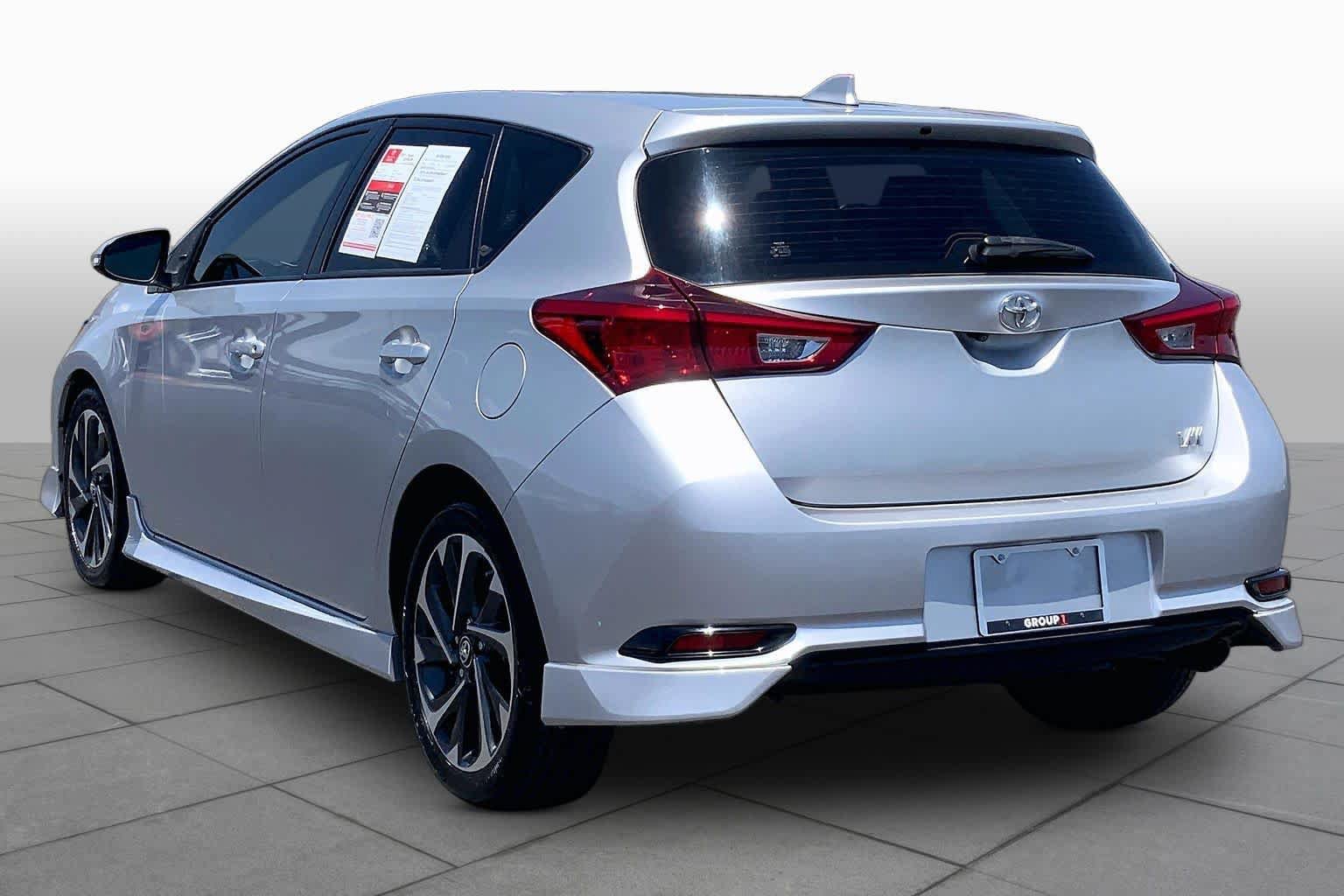 Used 2018 Toyota Corolla iM FWD image 12