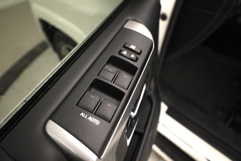 Used 2022 Toyota 4Runner Limited image 10