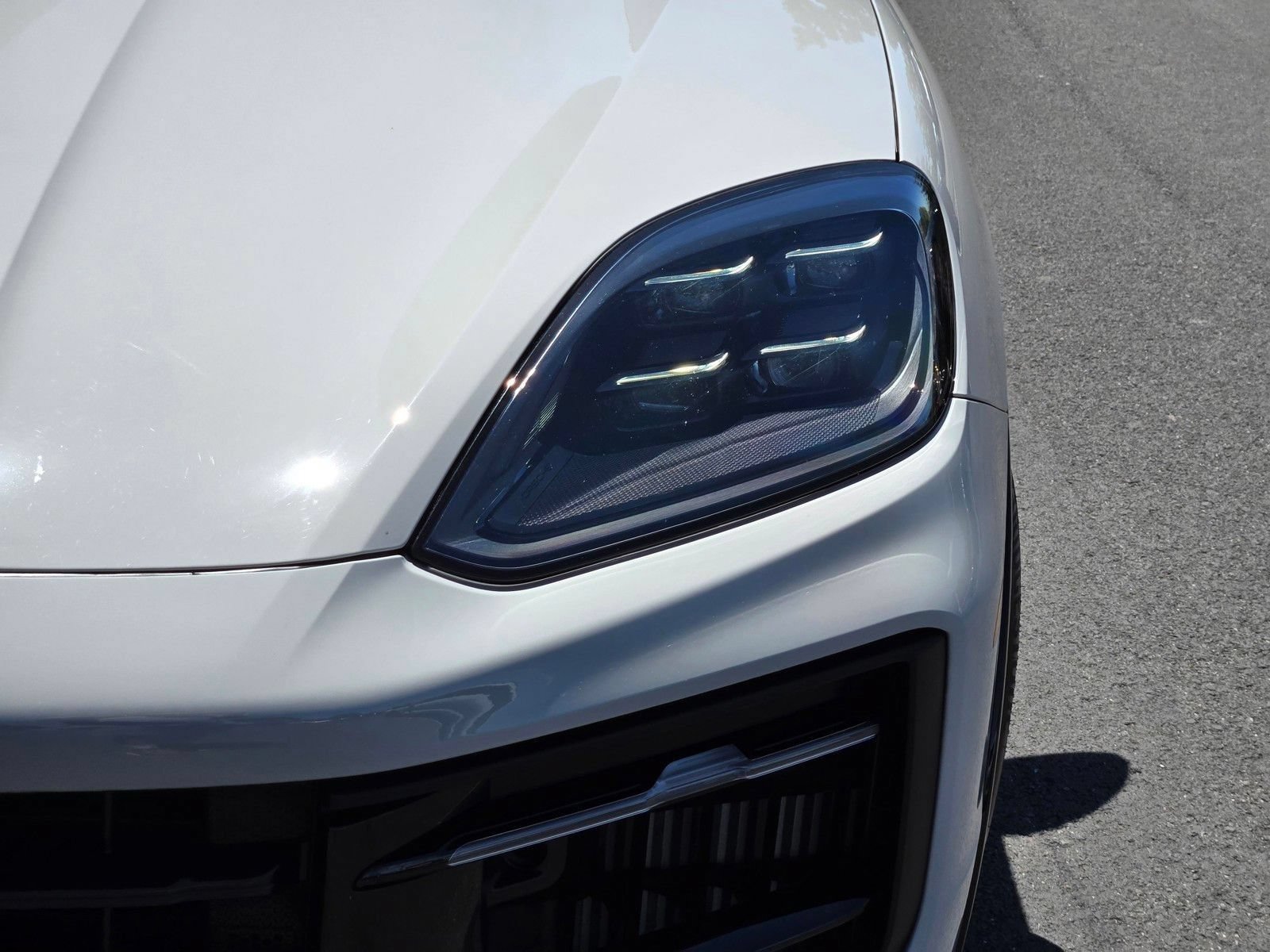 Certified 2026 Porsche Cayenne GTS AWD/4WD image 13
