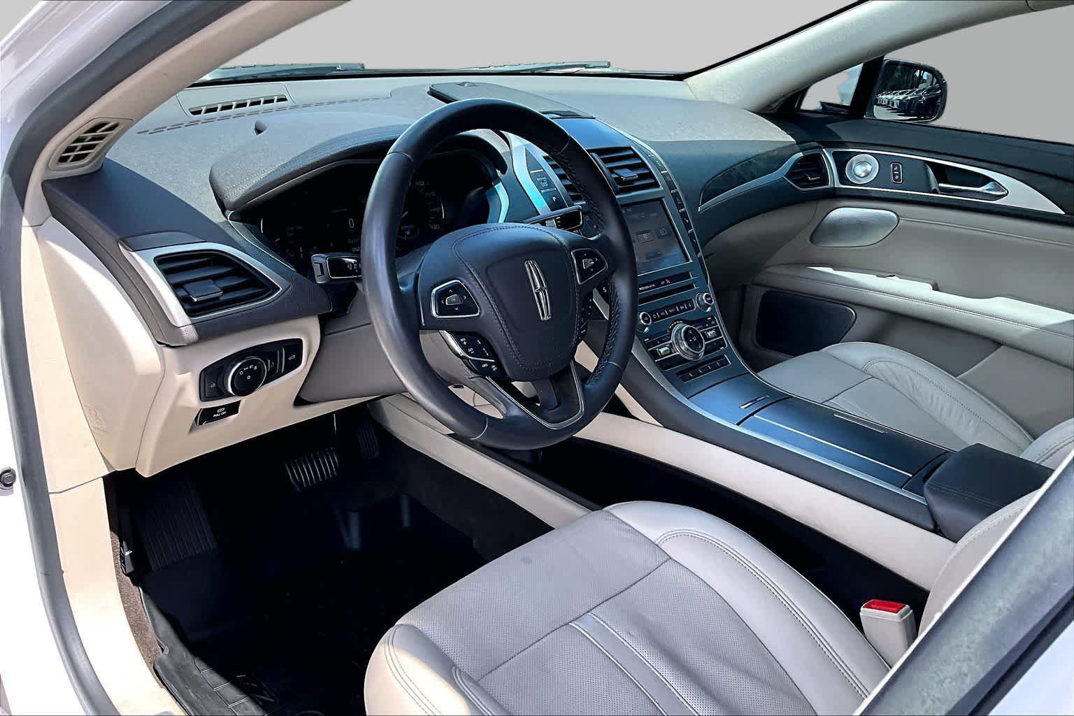 Used 2020 Lincoln MKZ Reserve w/ Luxury Package AWD/4WD image 18