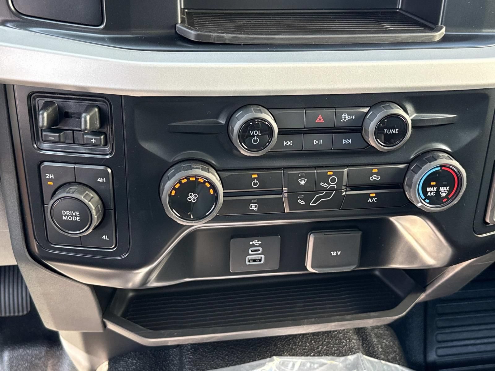 New 2026 Ford F250 XL AWD/4WD image 16