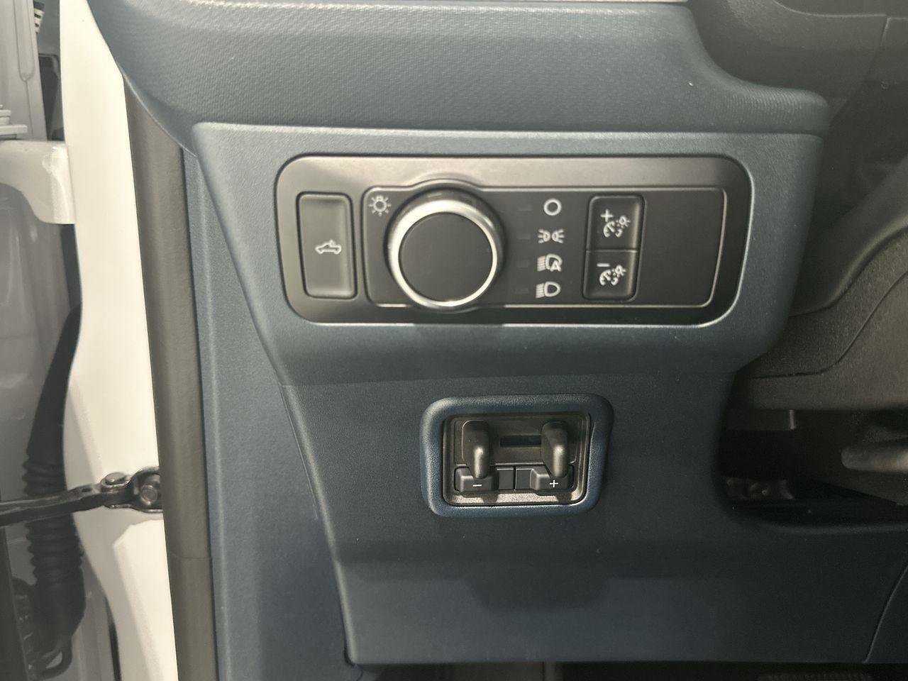 Used 2025 Ford Maverick XLT w/ 4K Tow Package image 18